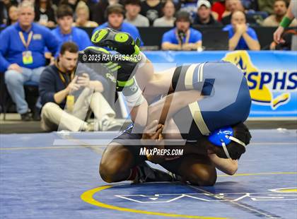 Thumbnail 1 in NYSPHSAA Finals (101 lbs - 124 lbs) photogallery.