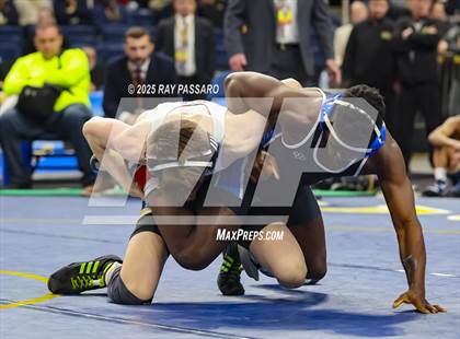 Thumbnail 1 in NYSPHSAA Finals (101 lbs - 124 lbs) photogallery.