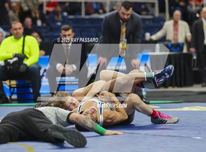 Thumbnail 1 in NYSPHSAA Finals (101 lbs - 124 lbs) photogallery.
