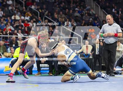 Thumbnail 1 in NYSPHSAA Finals (101 lbs - 124 lbs) photogallery.