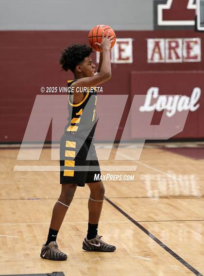 Thumbnail 2 in Pearland vs. Klein Oak (Maroon Classic) photogallery.