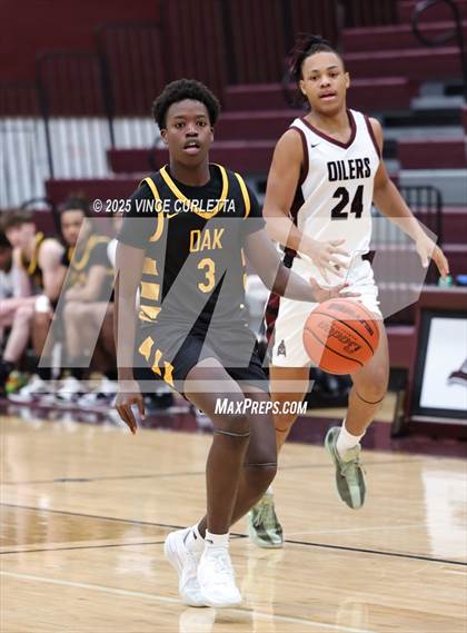 Thumbnail 1 in Pearland vs. Klein Oak (Maroon Classic) photogallery.