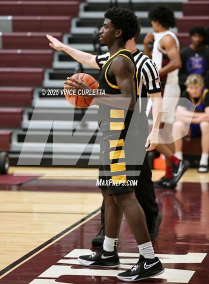 Thumbnail 1 in Pearland vs. Klein Oak (Maroon Classic) photogallery.