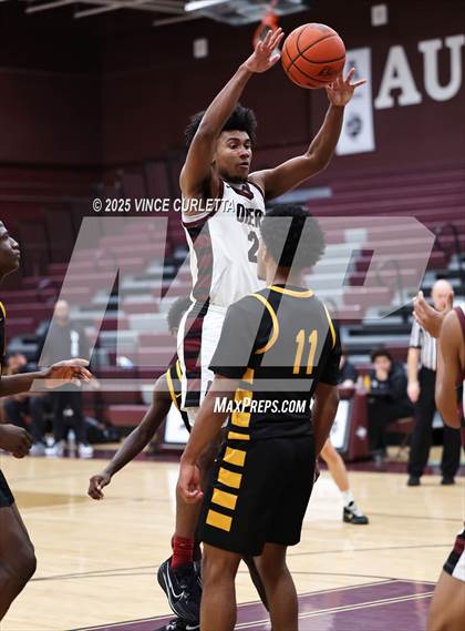 Thumbnail 1 in Pearland vs. Klein Oak (Maroon Classic) photogallery.