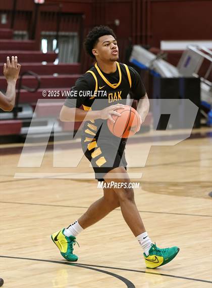 Thumbnail 3 in Pearland vs. Klein Oak (Maroon Classic) photogallery.