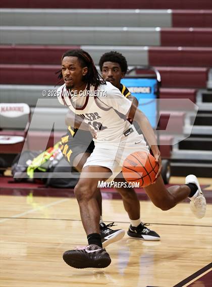 Thumbnail 1 in Pearland vs. Klein Oak (Maroon Classic) photogallery.
