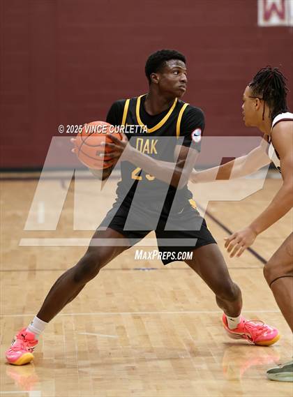 Thumbnail 3 in Pearland vs. Klein Oak (Maroon Classic) photogallery.