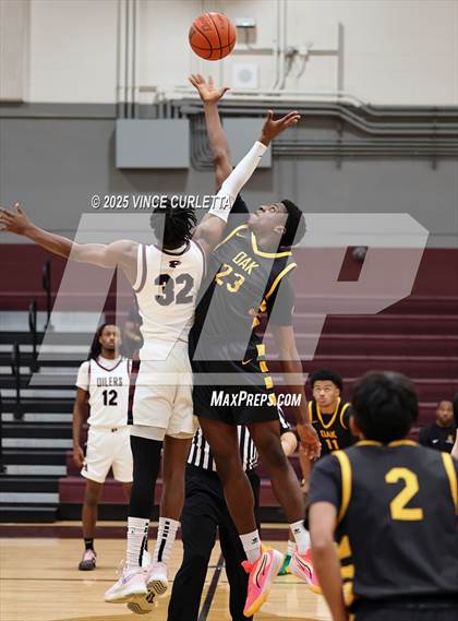 Thumbnail 2 in Pearland vs. Klein Oak (Maroon Classic) photogallery.