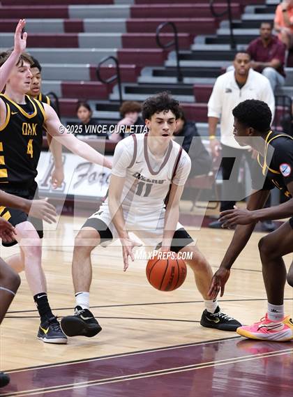 Thumbnail 1 in Pearland vs. Klein Oak (Maroon Classic) photogallery.