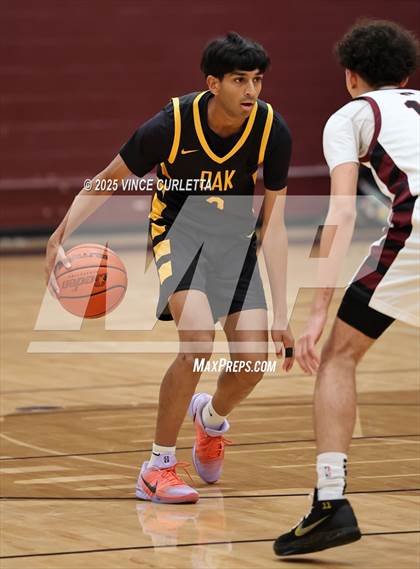 Thumbnail 3 in Pearland vs. Klein Oak (Maroon Classic) photogallery.