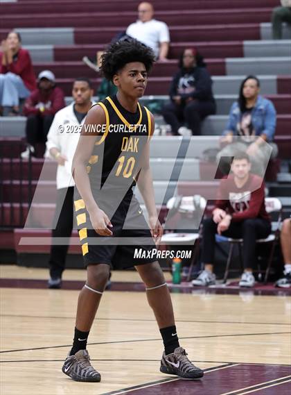 Thumbnail 3 in Pearland vs. Klein Oak (Maroon Classic) photogallery.