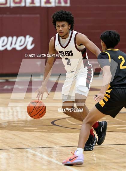 Thumbnail 3 in Pearland vs. Klein Oak (Maroon Classic) photogallery.