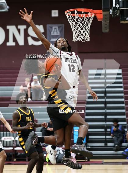 Thumbnail 2 in Pearland vs. Klein Oak (Maroon Classic) photogallery.