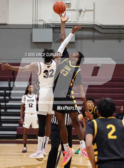 Thumbnail 3 in Pearland vs. Klein Oak (Maroon Classic) photogallery.