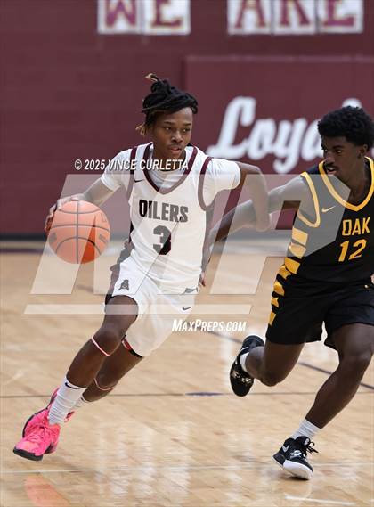 Thumbnail 3 in Pearland vs. Klein Oak (Maroon Classic) photogallery.