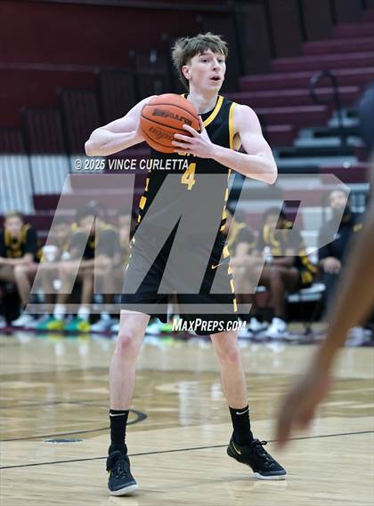 Thumbnail 3 in Pearland vs. Klein Oak (Maroon Classic) photogallery.