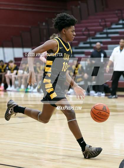 Thumbnail 3 in Pearland vs. Klein Oak (Maroon Classic) photogallery.