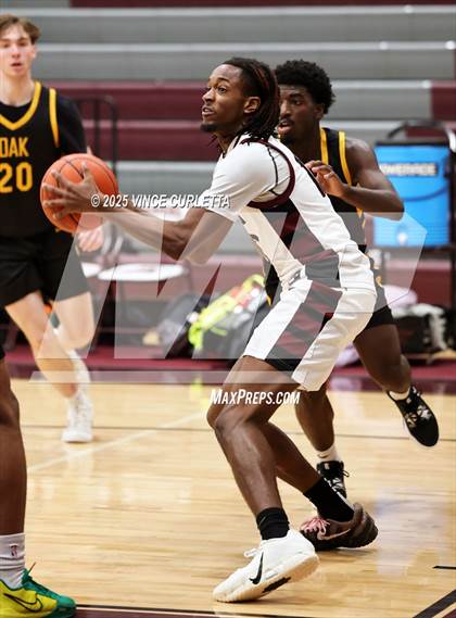 Thumbnail 3 in Pearland vs. Klein Oak (Maroon Classic) photogallery.