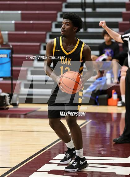 Thumbnail 2 in Pearland vs. Klein Oak (Maroon Classic) photogallery.