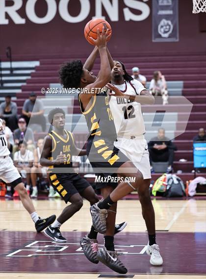 Thumbnail 1 in Pearland vs. Klein Oak (Maroon Classic) photogallery.