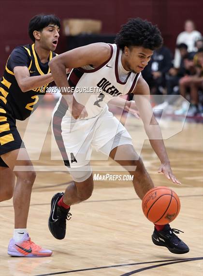 Thumbnail 2 in Pearland vs. Klein Oak (Maroon Classic) photogallery.