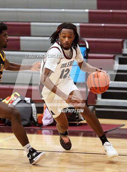 Thumbnail 3 in Pearland vs. Klein Oak (Maroon Classic) photogallery.