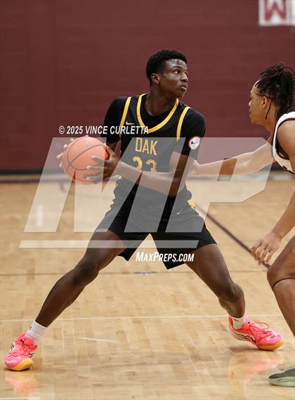 Thumbnail 2 in Pearland vs. Klein Oak (Maroon Classic) photogallery.
