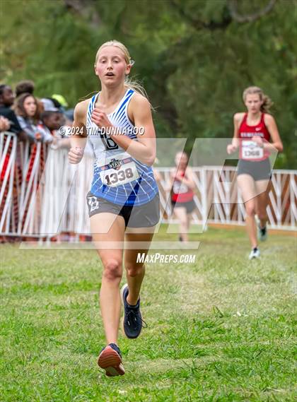 Thumbnail 2 in UIL 2A Girls Cross Country Finals photogallery.