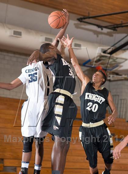 Thumbnail 1 in Cienega vs Knight (Torrey Pines Holiday Classic) photogallery.