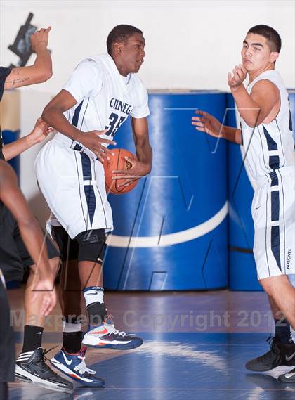 Thumbnail 2 in Cienega vs Knight (Torrey Pines Holiday Classic) photogallery.