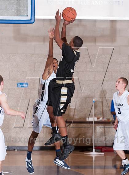 Thumbnail 1 in Cienega vs Knight (Torrey Pines Holiday Classic) photogallery.