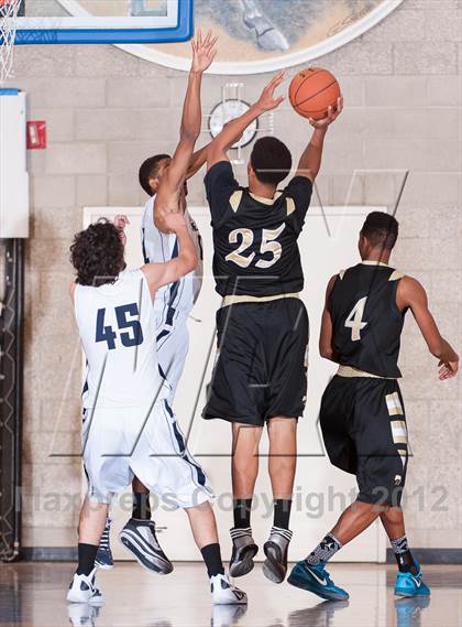 Thumbnail 1 in Cienega vs Knight (Torrey Pines Holiday Classic) photogallery.
