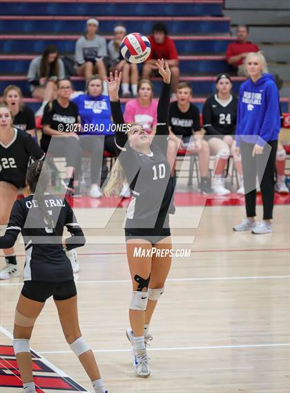 Thumbnail 3 in Green Hill vs Wilson Central (TSSAA Division I-AAA District Playoff) photogallery.