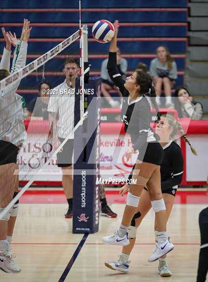 Thumbnail 2 in Green Hill vs Wilson Central (TSSAA Division I-AAA District Playoff) photogallery.
