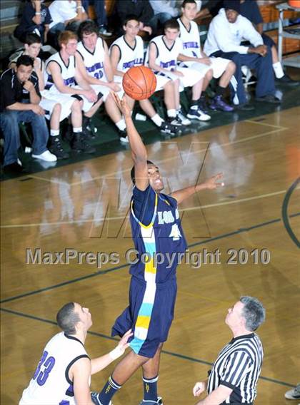Thumbnail 1 in Foothills Christian vs. Los Osos (MaxPreps Holiday Classic) photogallery.