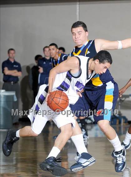 Thumbnail 1 in Foothills Christian vs. Los Osos (MaxPreps Holiday Classic) photogallery.