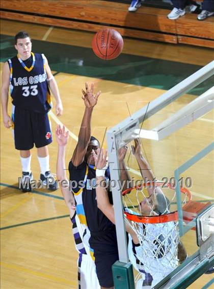 Thumbnail 3 in Foothills Christian vs. Los Osos (MaxPreps Holiday Classic) photogallery.