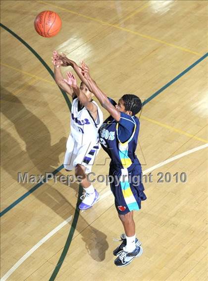 Thumbnail 1 in Foothills Christian vs. Los Osos (MaxPreps Holiday Classic) photogallery.