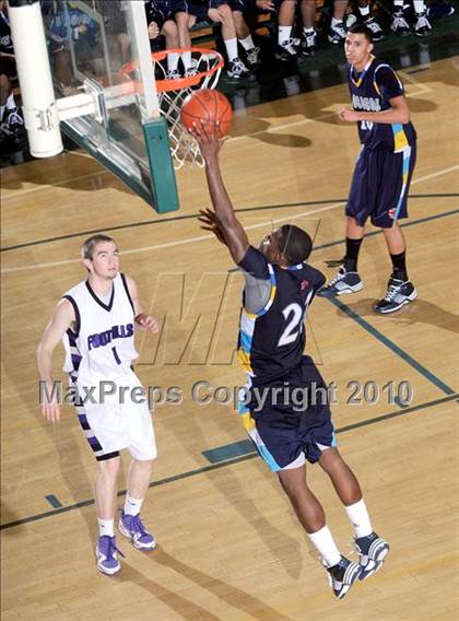 Thumbnail 1 in Foothills Christian vs. Los Osos (MaxPreps Holiday Classic) photogallery.