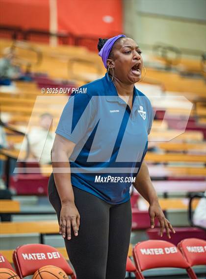 Thumbnail 2 in Cardinal Newman vs. Rolling Hills Prep (Kiernan Klassic Showcase) photogallery.