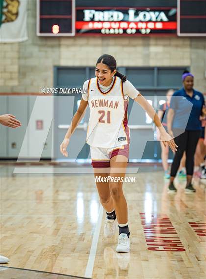 Thumbnail 3 in Cardinal Newman vs. Rolling Hills Prep (Kiernan Klassic Showcase) photogallery.