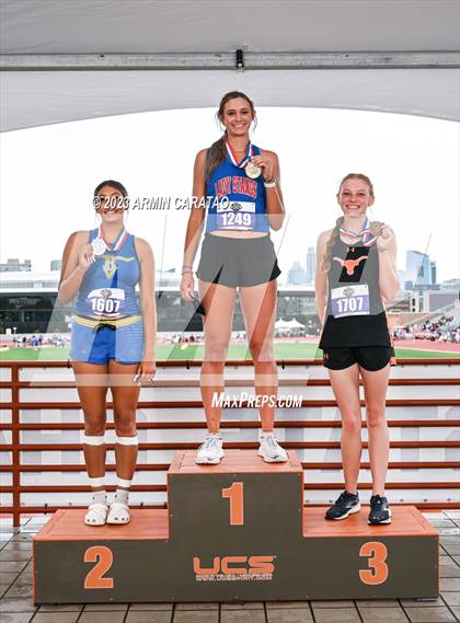 Thumbnail 2 in UIL 1A Track & Field Finals (Awards) photogallery.