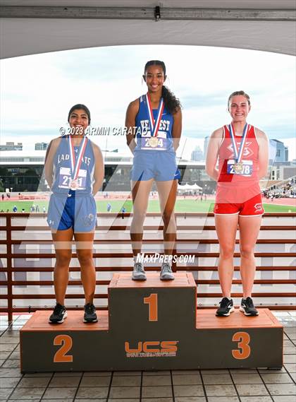 Thumbnail 1 in UIL 1A Track & Field Finals (Awards) photogallery.