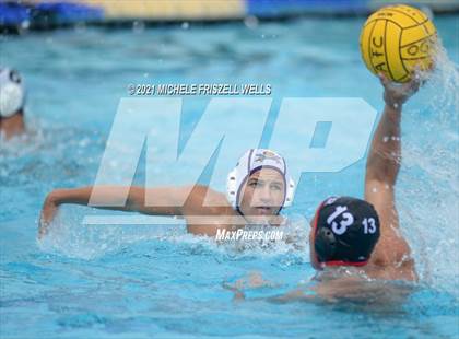 Thumbnail 2 in Murrieta Valley vs. Santana (America's Finest City Tournament) photogallery.