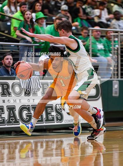 Thumbnail 1 in Tatum vs. Madison (UIL 3A Region 2 Final) photogallery.