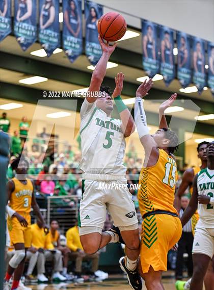 Thumbnail 1 in Tatum vs. Madison (UIL 3A Region 2 Final) photogallery.