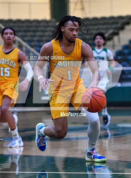 Thumbnail 1 in Tatum vs. Madison (UIL 3A Region 2 Final) photogallery.