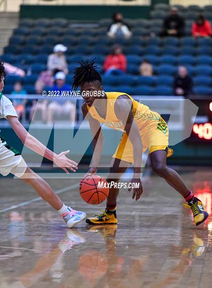 Thumbnail 2 in Tatum vs. Madison (UIL 3A Region 2 Final) photogallery.