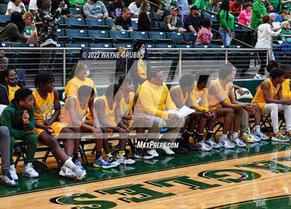Thumbnail 1 in Tatum vs. Madison (UIL 3A Region 2 Final) photogallery.