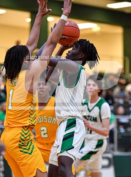Thumbnail 1 in Tatum vs. Madison (UIL 3A Region 2 Final) photogallery.